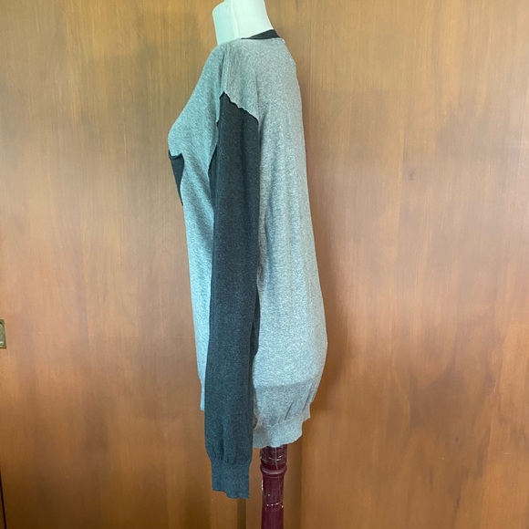 Analog gray color block sweater - Picture 3 of 6